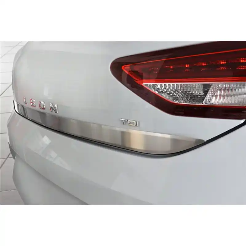 Listwa na krawędź tylnej klapy SEAT Leon Hatchback 5D 2012-2020 Okazja