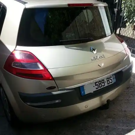 Renault MEGANE II HB – Listwa chromowana bagażnik Łatwy zwrot