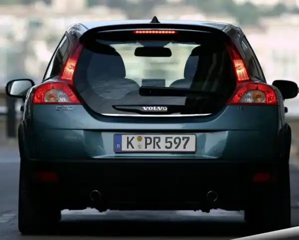 VOLVO C30 – LISTWA CHROM na KLAPE Szybę Nie przegap